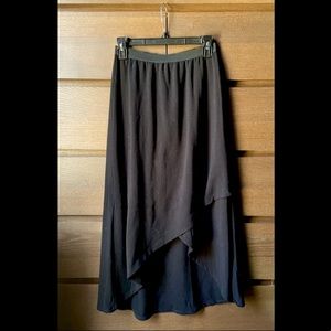 Soft Surroundings black high-low skirt XS